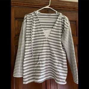 Motherhood maternity/nursing shirt EUC